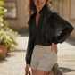 Short rayé casual chic femme en lumière naturelle