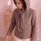 detail-capuche-amovible-veste-chic-pied-de-poule