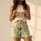 Short taille haute avec ceinture