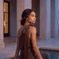 robe-longue-satin-asymetrique-one-shoulder-face marron foncé