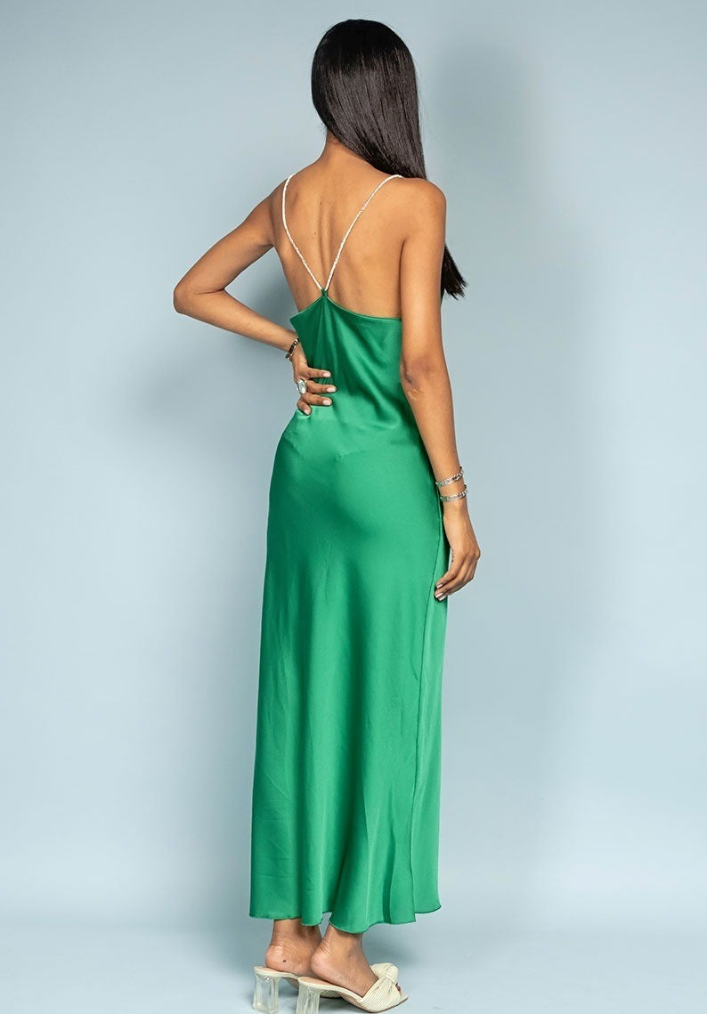 Robe en satin bretelle